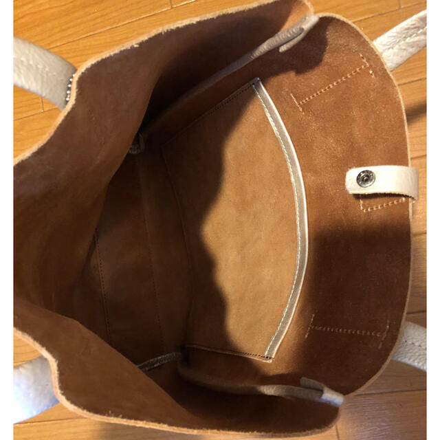 annak(アナック)の⭐️あずき様専用⭐️《美品》ANNAK レザートート SV レディースのバッグ(トートバッグ)の商品写真