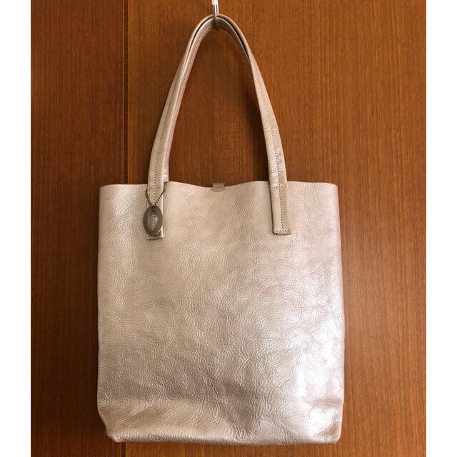 annak(アナック)の⭐️あずき様専用⭐️《美品》ANNAK レザートート SV レディースのバッグ(トートバッグ)の商品写真