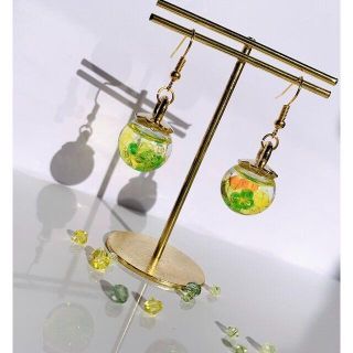 （値下げ）ライムレモンティー　ガラスドームピアス(ピアス)