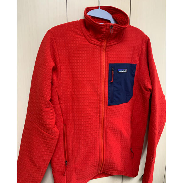 patagonia(パタゴニア)の未使用（メンズS相当）R2テックフェイス・ジャケット スポーツ/アウトドアのアウトドア(登山用品)の商品写真