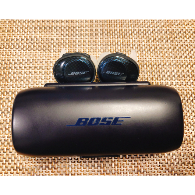 BOSE(ボーズ)の【美品・お得】BOSE Bluetooth SOUNDSPORT FREE スマホ/家電/カメラのオーディオ機器(ヘッドフォン/イヤフォン)の商品写真