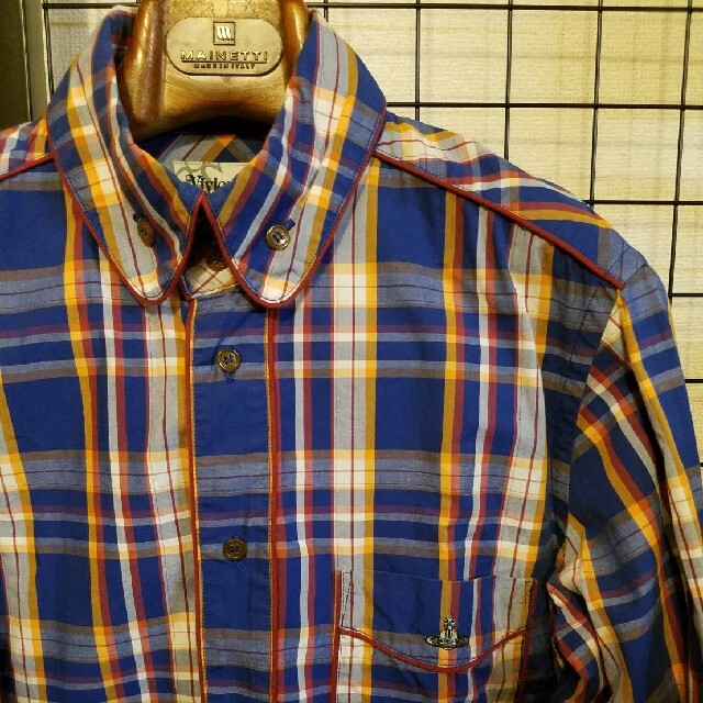 Vivienne Westwood(ヴィヴィアンウエストウッド)の日本製 Vivienne Westwood ワンポイント刺繍入りLS Shirt メンズのトップス(シャツ)の商品写真