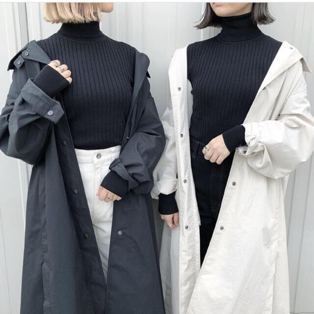 UNIQLO - ☆新品 完売品 UNIQLO U ユニクロユー ライトロング UNIQLO - ☆新品 完売品 UNIQLO U ユニクロユー ライトロング