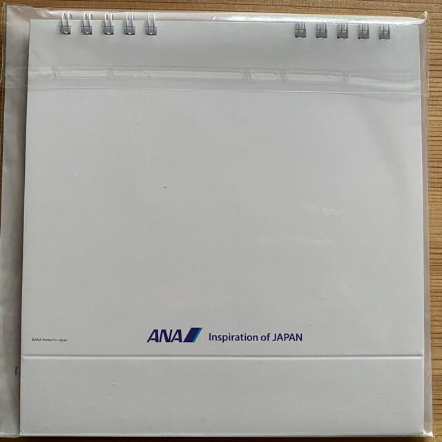 ANA(全日本空輸)(エーエヌエー(ゼンニッポンクウユ))の★非売品★ ANA 卓上カレンダー　株主優待 インテリア/住まい/日用品の文房具(カレンダー/スケジュール)の商品写真