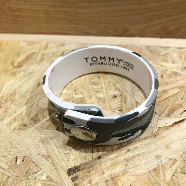 TOMMY HILFIGER(トミーヒルフィガー)のトミーヒルフィガーブレスレット メンズのアクセサリー(ブレスレット)の商品写真