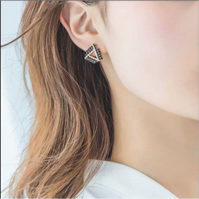 ▲トライアングル▲スタッズピアス▲ブラックジルコニア▲新品未使用送料無料#19 レディースのアクセサリー(ピアス)の商品写真