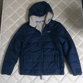 パタゴニア(patagonia)のパタゴニア　ボーイズ　リバーシブル　レディ　フレディ　フーディ(ダウンジャケット)