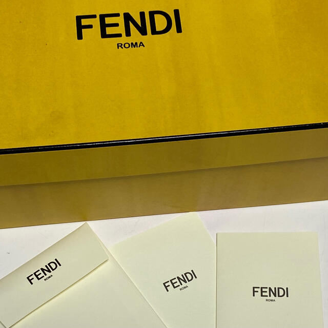 FENDI(フェンディ)のご専用　FENDI リボン付きバレエシューズ　新品同様　36 レディースの靴/シューズ(バレエシューズ)の商品写真