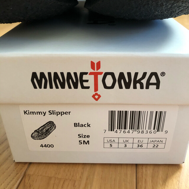 Minnetonka(ミネトンカ)の【yk❤︎様専用】新品♡ミネトンカ ファーモカシン 5M ブラック系 22cm レディースの靴/シューズ(スリッポン/モカシン)の商品写真