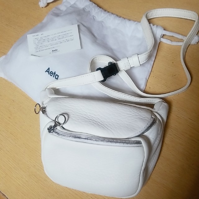 新品 aeta アエタ レザー ウエスト バッグ 白 70 新品 aeta アエタ レザー ウエスト バッグ 白 70