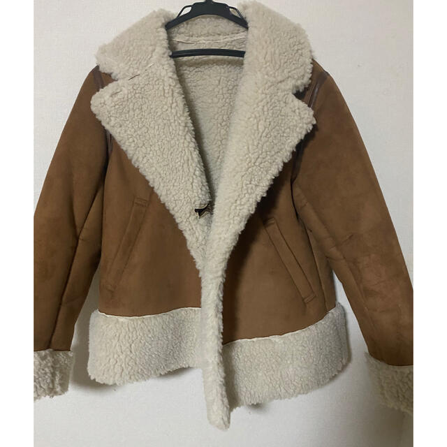 SLY(スライ)の新品未使用　SLY 　WARMY BOA テーラーCOAT キャメル　Sサイズ レディースのジャケット/アウター(毛皮/ファーコート)の商品写真