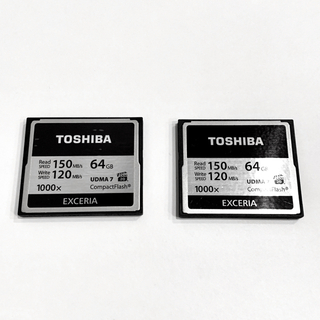トウシバ(東芝)のTOSHIBA EXCERIA CFメモリーカード 64GB×2(その他)