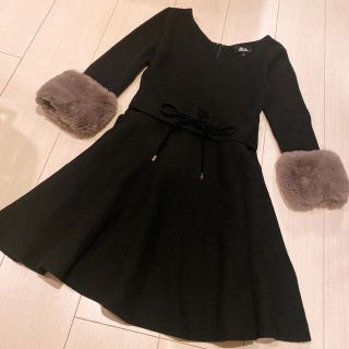 ジルバイジルスチュアート(JILL by JILLSTUART)のジルバイジルスチュアート ファースリーブニットワンピース 黒(ミニワンピース)