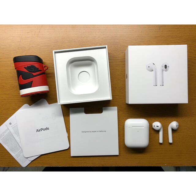 Apple AirPods 第二世代 with Charging Caseのサムネイル