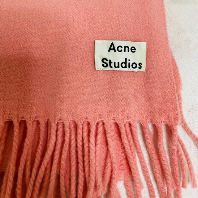 ACNE(アクネ)のACNE STUDIOS★大判ウールマフラー　ピンク レディースのファッション小物(マフラー/ショール)の商品写真