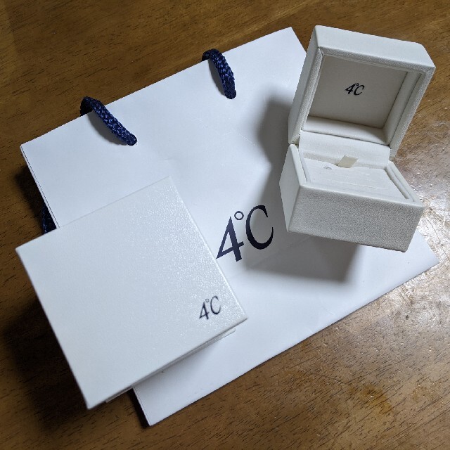 4℃(ヨンドシー)の4℃　ネックレスケース　箱　ショッパー　セット レディースのバッグ(ショップ袋)の商品写真