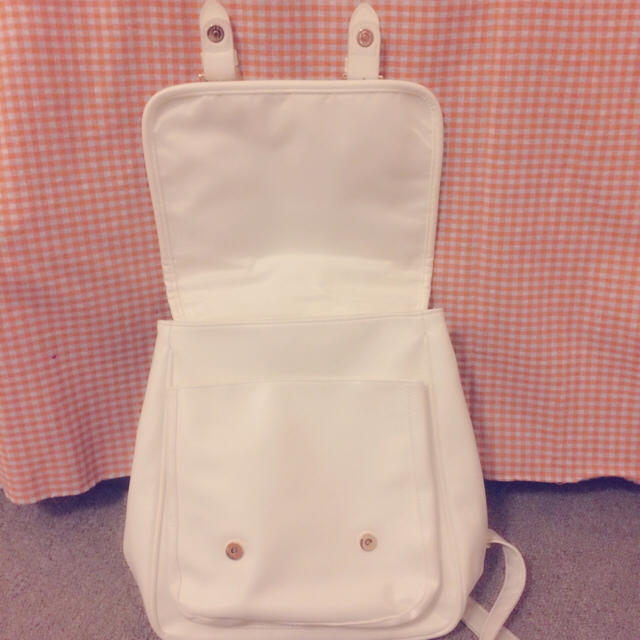 WEGO(ウィゴー)の白のリュック レディースのバッグ(リュック/バックパック)の商品写真
