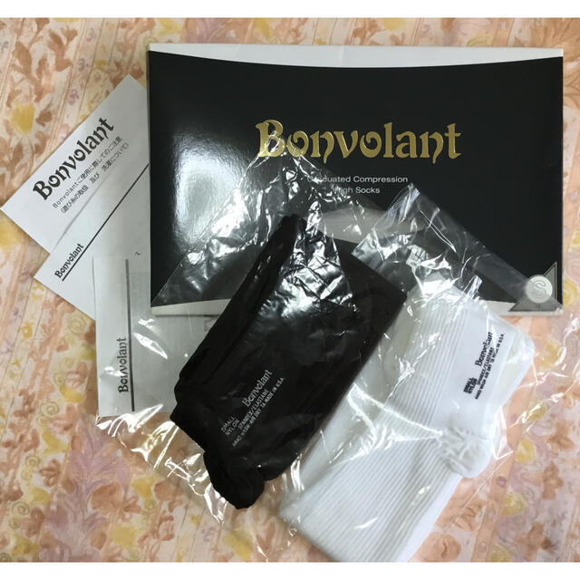 Bonvolant/ボンボラン 段階圧縮ハイソックス/ Sサイズ/白と焦茶2足組