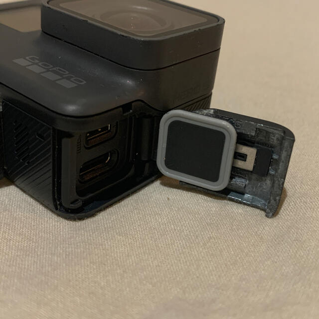 GoPro(ゴープロ)のGoPro HERO5 Black 予備バッテリー&microSD64GB付 スマホ/家電/カメラのカメラ(ビデオカメラ)の商品写真