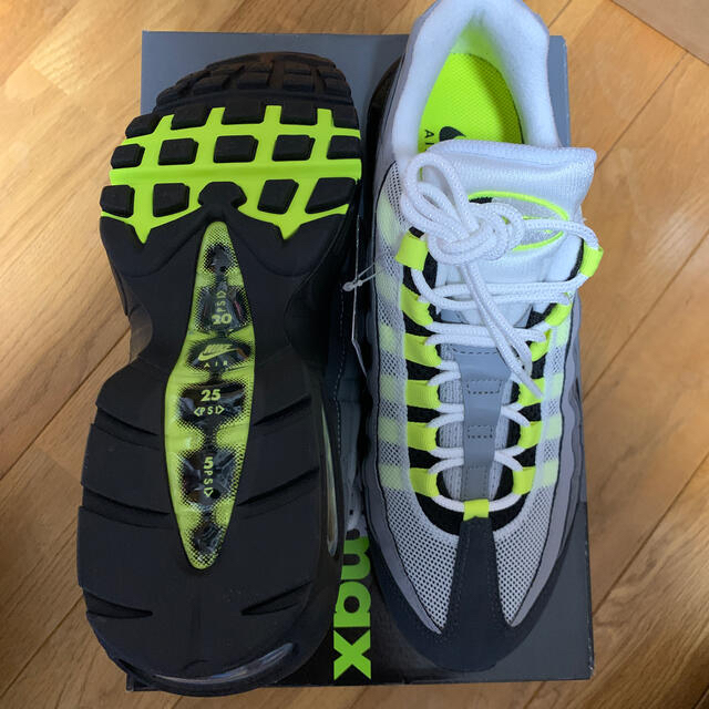 NIKE(ナイキ)のNIKE AIR MAX 95 OG NEON YELLOW メンズの靴/シューズ(スニーカー)の商品写真