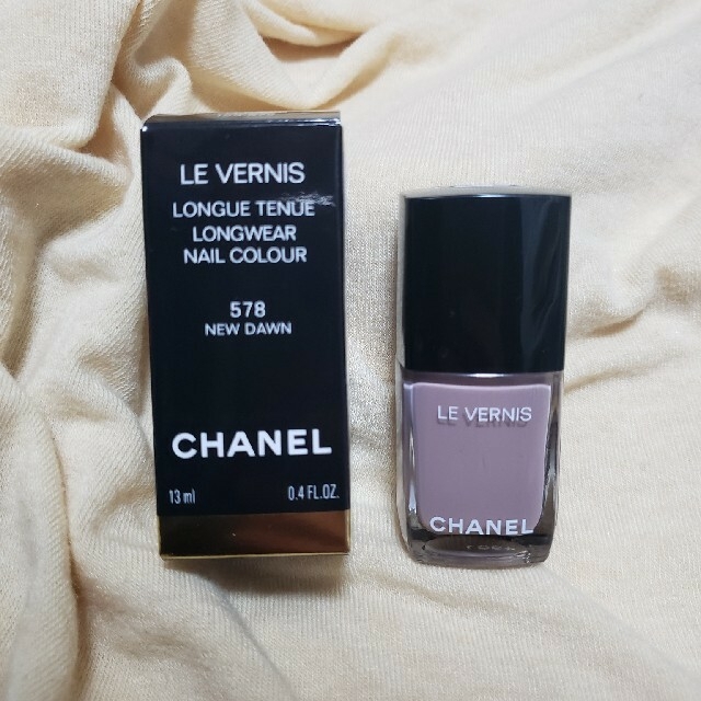 CHANEL(シャネル)のCHANELネイルエナメルヴェルニロングトゥニュ ニュー ドーン コスメ/美容のネイル(マニキュア)の商品写真