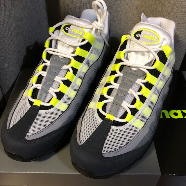 NIKE(ナイキ)のNIKE AIR MAX 95 OG NEON YELLOW 2020 27cm メンズの靴/シューズ(スニーカー)の商品写真