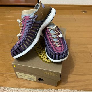 キーン(KEEN)の年内限り　KEEN UNEEK O2  スニーカー　サンダル(スニーカー)