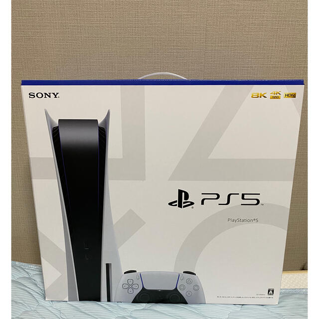 SONY(ソニー)の【新品】PS5 PlayStation5 CFI-1000A01 通常版 エンタメ/ホビーのゲームソフト/ゲーム機本体(家庭用ゲーム機本体)の商品写真