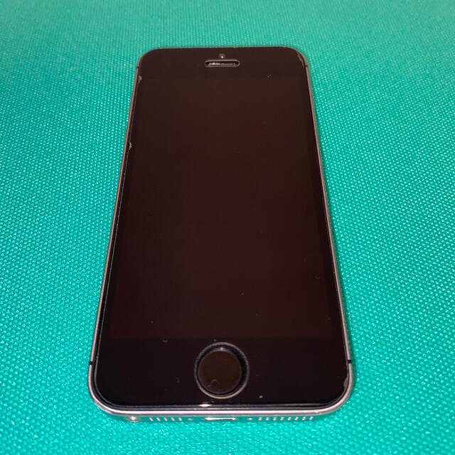 Apple(アップル)のiPhoneSE第1世代 32G スマホ/家電/カメラのスマートフォン/携帯電話(スマートフォン本体)の商品写真