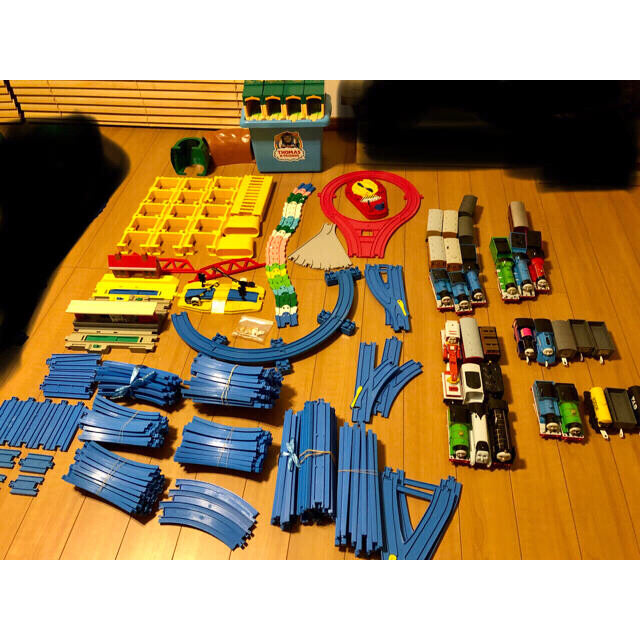 国内外の人気! もちおmini プラレール トーマスシリーズ大集合 レール機関庫付き 電車のおもちゃ/車 国内外の人気! もちおmini プラレール トーマスシリーズ大集合 レール機関庫付き 電車のおもちゃ/車
