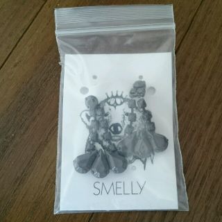 ケービーエフ(KBF)のSMELLY ビジューピアス(ピアス)