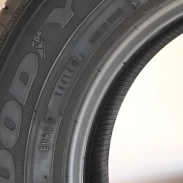 Goodyear(グッドイヤー)のNOAH VOXY ESQUIRE  ノア　ヴォクシー　エスクァイア　純正タイヤ 自動車/バイクの自動車(タイヤ)の商品写真