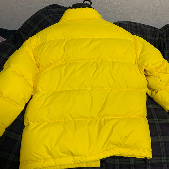 GUESS(ゲス)のGUESS 黄色ダウン メンズのジャケット/アウター(ダウンジャケット)の商品写真
