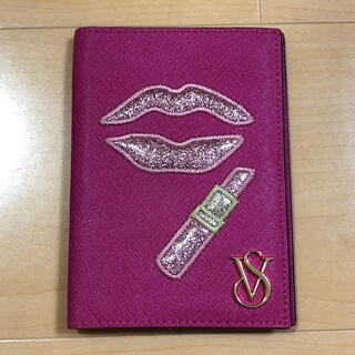 ヴィクトリアズシークレット(Victoria's Secret)のビクトリアズシークレット♡パスポートケース(パスケース/IDカードホルダー)