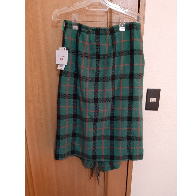 J.W.ANDERSON(ジェイダブリューアンダーソン)の新品スカート　UNIQLO　JWANDERSON レディースのスカート(ロングスカート)の商品写真