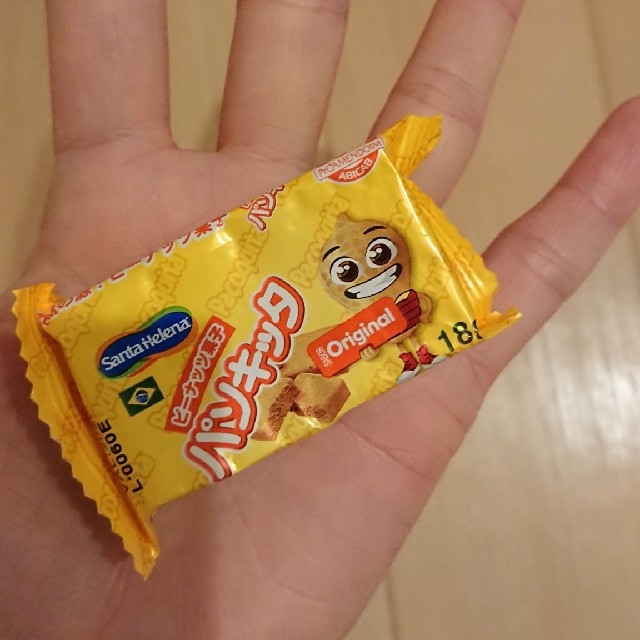 KALDI(カルディ)のお口の中でホロホロッ♪ブラジルのお菓子【パソキッタ】ピーナッツ菓子 訳あり 食品/飲料/酒の食品(菓子/デザート)の商品写真