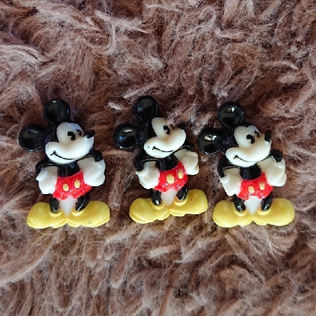 Disney 可愛い ミッキーマウスボタン3個の通販 By ローズ Shop ディズニーならラクマ