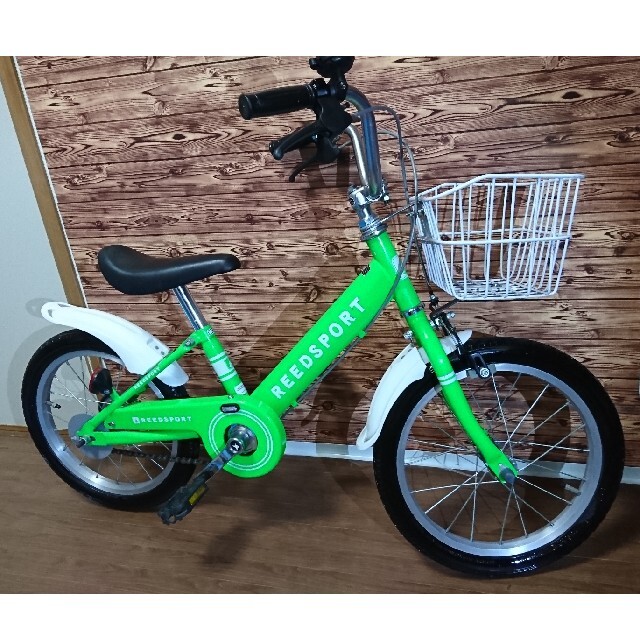 16インチ 子供用自転車 ほぼ未使用品 キッズ/ベビー/マタニティの外出/移動用品(自転車)の商品写真