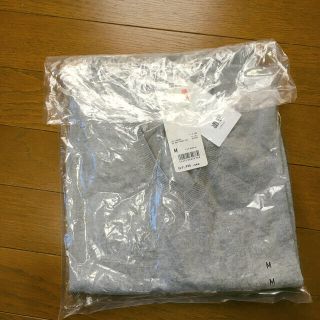 ユニクロ(UNIQLO)の【新品未使用】コットンカシミヤＶネックセーター　長袖(ニット/セーター)