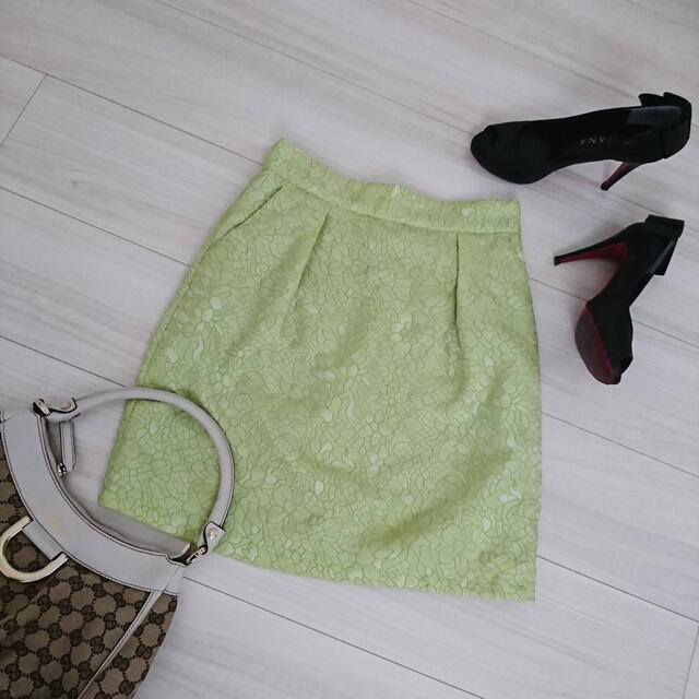 N.Natural Beauty Basic 緑色のスカート