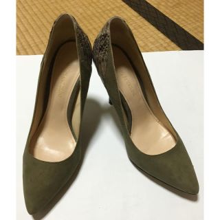 エンゾーアンジョリーニ(Enzo Angiolini)のパイソン×グリーンスエード パンプス(ハイヒール/パンプス)