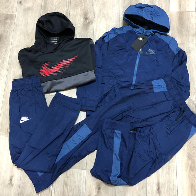 NIKE(ナイキ)の160 NIKE セットアップ　特別セット　新品　ジャージセット　男の子 キッズ/ベビー/マタニティのキッズ服男の子用(90cm~)(ジャケット/上着)の商品写真