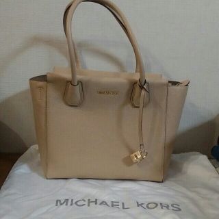 マイケルコース(Michael Kors)のMICHAEL KORSトートバックピンクベージュ(トートバッグ)