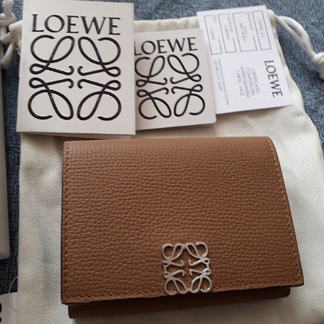 LOEWE　三つ折り財布