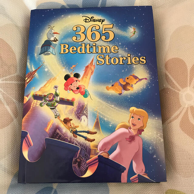 Disney(ディズニー)の365 Bedtime Stories ディズニー エンタメ/ホビーの本(洋書)の商品写真