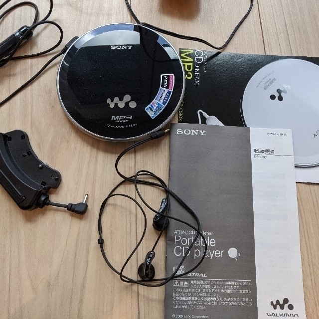 SONY(ソニー)のSONY CD WALKMAN D-NE730 スマホ/家電/カメラのオーディオ機器(ポータブルプレーヤー)の商品写真