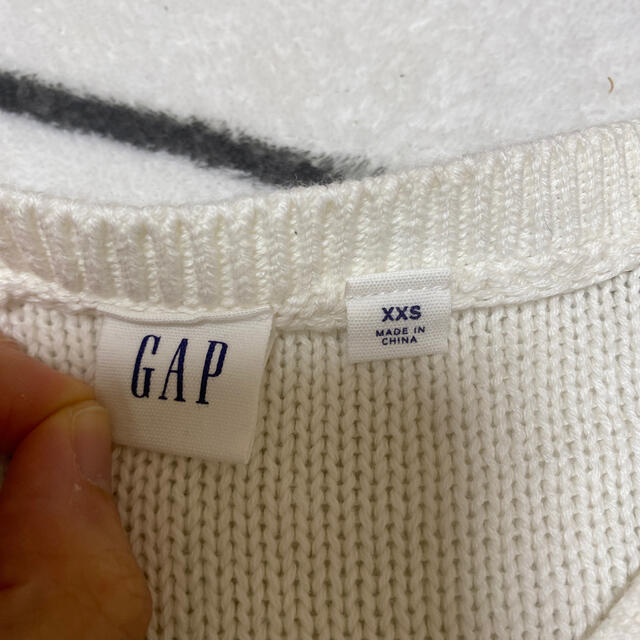 GAP(ギャップ)のGAP ニット　ボーダー　ホワイト　グレー　xxs レディースのトップス(ニット/セーター)の商品写真