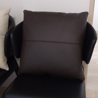 カッシーナ(Cassina)のカッシーナ　クッション　ブラウン(クッション)