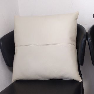 カッシーナ(Cassina)のカッシーナ　クッション　ベージュ(クッション)