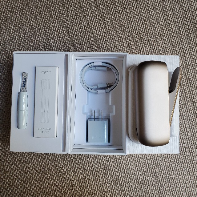 IQOS(アイコス)の【保証あり】IQOS3 DUO アイコス3 デュオ  本体チャージャー メンズのファッション小物(タバコグッズ)の商品写真